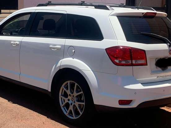FIAT-FREEMONT-2.4 PRECISION 16V GASOLINA 4P AUTOMÁTICO FIAT-FREEMONT-2014