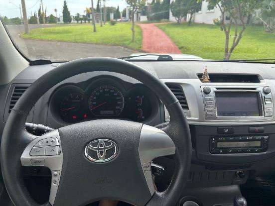 TOYOTA-HILUX-2013