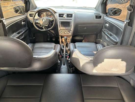 VOLKSWAGEN-FOX-2019