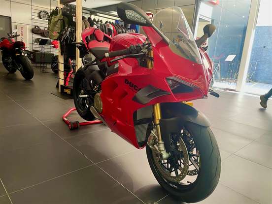 DUCATI-PANIGALE V4 S DUCATI-PANIGALE V4 S-2024