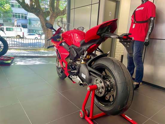 DUCATI-PANIGALE V4 S DUCATI-PANIGALE V4 S-2024