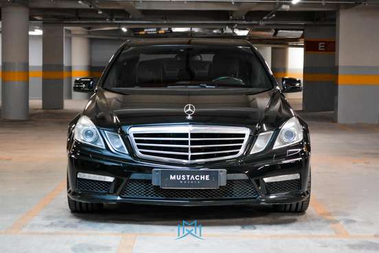 MERCEDES-BENZ-E 63 AMG-6.2 SEDAN V8 32V GASOLINA 4P AUTOMÁTICO MERCEDES-BENZ-E 63 AMG-2011