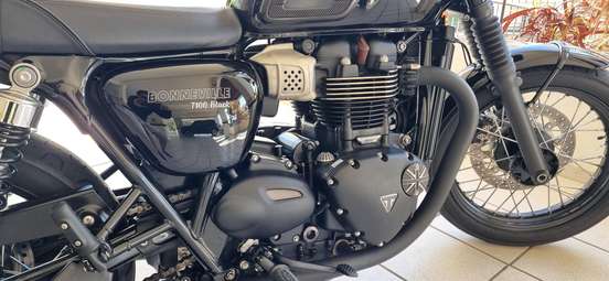 TRIUMPH-BONNEVILLE T100 BLACK 900-2020