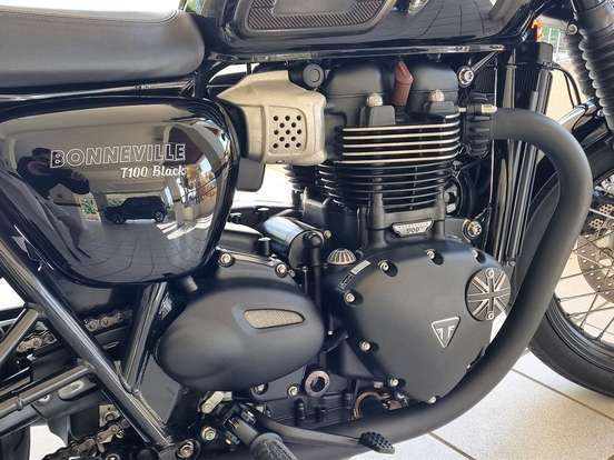 TRIUMPH-BONNEVILLE T100 BLACK 900 TRIUMPH-BONNEVILLE T100 BLACK 900-2020
