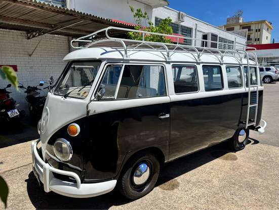 VOLKSWAGEN-KOMBI-1974