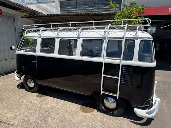 VOLKSWAGEN-KOMBI-1974