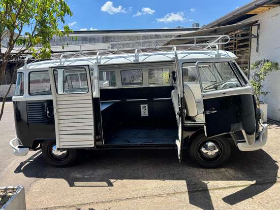 VOLKSWAGEN-KOMBI-1974