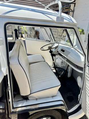 VOLKSWAGEN-KOMBI-1974