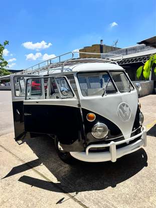 VOLKSWAGEN-KOMBI-1974