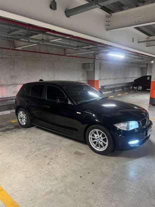 BMW-118i-2010