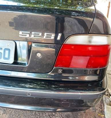 BMW-528i-2000