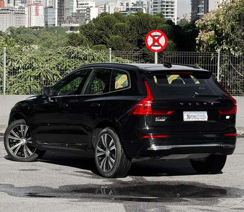 VOLVO-XC60-2022