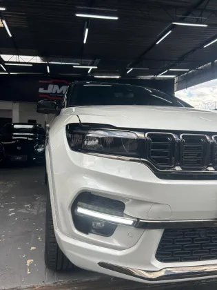 JEEP COMMANDER 2.0 HURRICANE 4 TURBO GASOLINA BLACKHAWK AT9