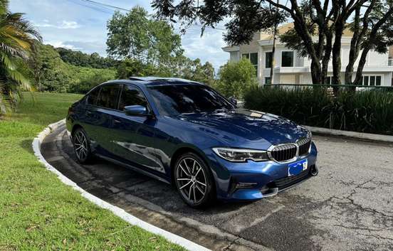BMW-320i-2021