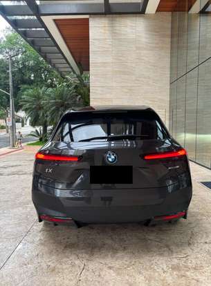 BMW-iX-2022