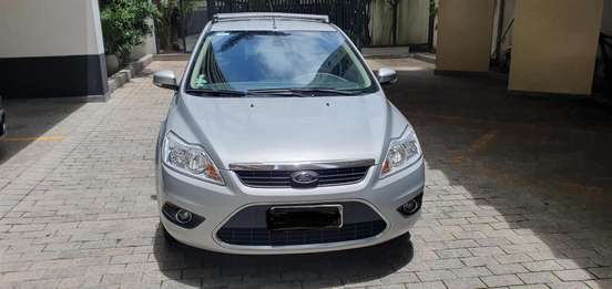 FORD-FOCUS-2010