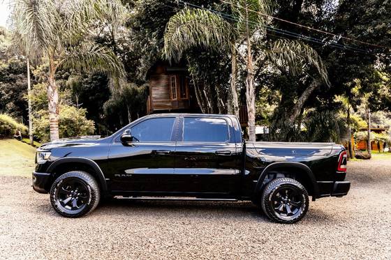RAM 1500 5.7 V8 GASOLINA REBEL CD 4X4 AUTOMÁTICO