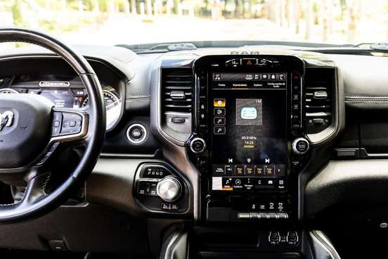 RAM-1500-5.7 V8 GASOLINA REBEL CD 4X4 AUTOMÁTICO RAM-1500-2022