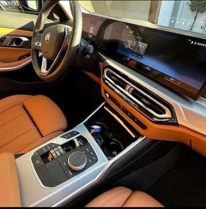 BMW-320i-2022