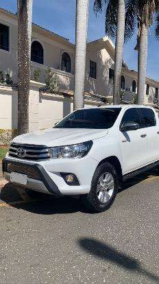 TOYOTA-HILUX-2018