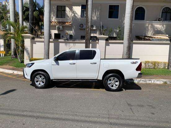 TOYOTA-HILUX-2018