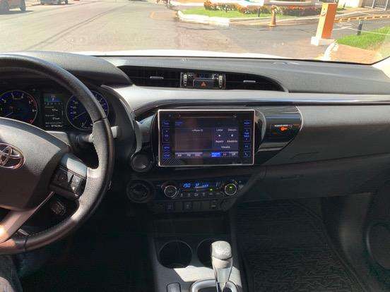 TOYOTA-HILUX-2018