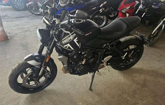 TRIUMPH-TRIDENT 660-2021