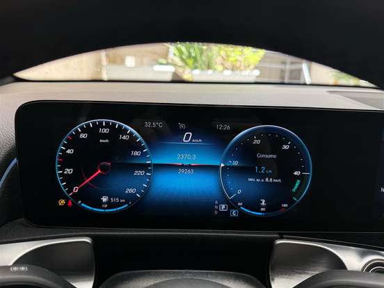 MERCEDES-BENZ-GLB 200-2021