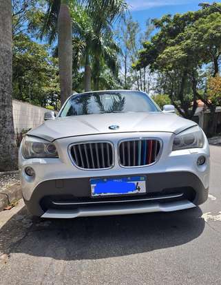 BMW-X1-2011