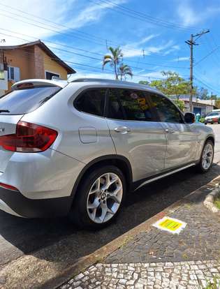 BMW-X1-2011