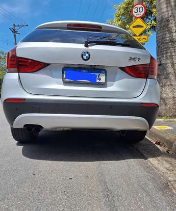 BMW-X1-2011