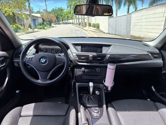 BMW-X1-2011