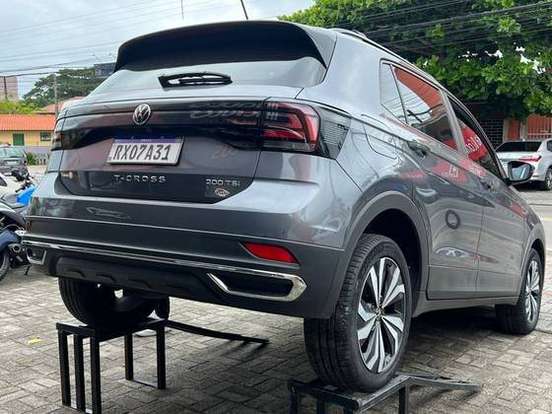 VOLKSWAGEN-T-CROSS-2021