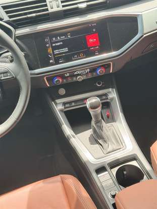 AUDI-Q3-2020