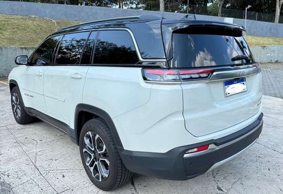 JEEP-COMMANDER-2022