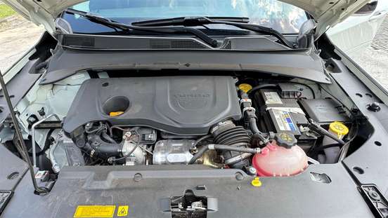 JEEP-COMMANDER-2022