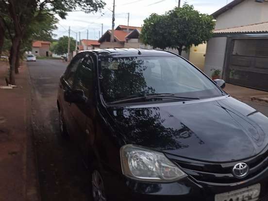 TOYOTA-ETIOS-1.5 XS SEDAN 16V FLEX 4P MANUAL TOYOTA-ETIOS-2013