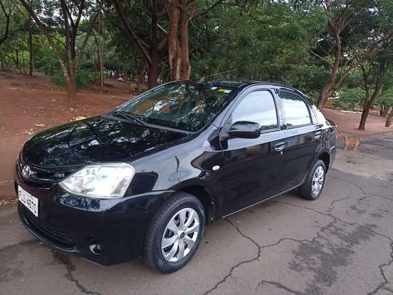TOYOTA-ETIOS-1.5 XS SEDAN 16V FLEX 4P MANUAL TOYOTA-ETIOS-2013