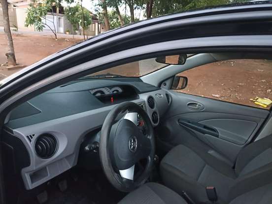 TOYOTA-ETIOS-1.5 XS SEDAN 16V FLEX 4P MANUAL TOYOTA-ETIOS-2013