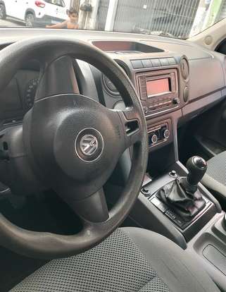 VOLKSWAGEN-AMAROK-2012