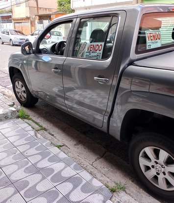 VOLKSWAGEN-AMAROK-2012