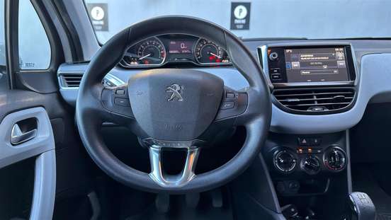 PEUGEOT-208-2014