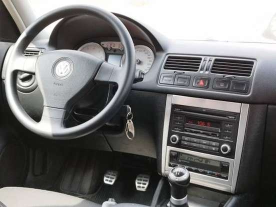 VOLKSWAGEN-GOLF-2011
