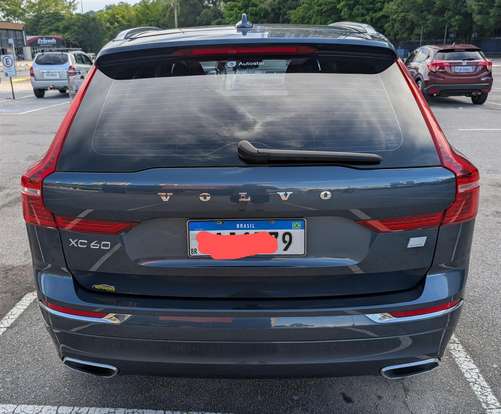 VOLVO-XC60-2020