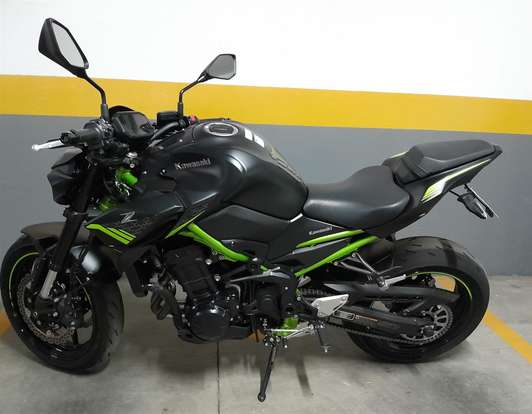 KAWASAKI-Z900-2021