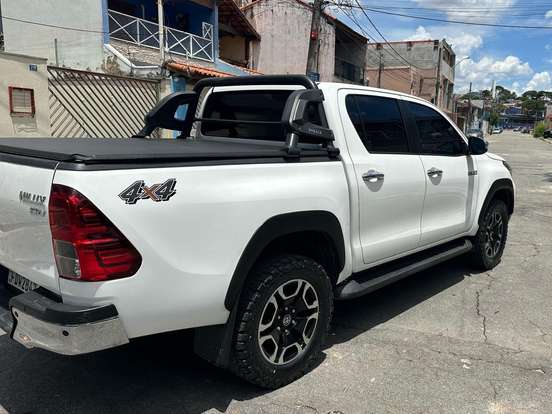 TOYOTA-HILUX-2.8 D-4D TURBO DIESEL CD SRV 4X4 AUTOMÁTICO TOYOTA-HILUX-2021