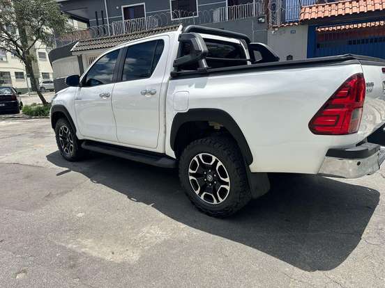 TOYOTA-HILUX-2.8 D-4D TURBO DIESEL CD SRV 4X4 AUTOMÁTICO TOYOTA-HILUX-2021