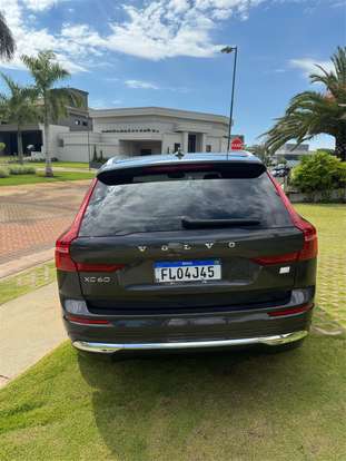 VOLVO-XC60-2022