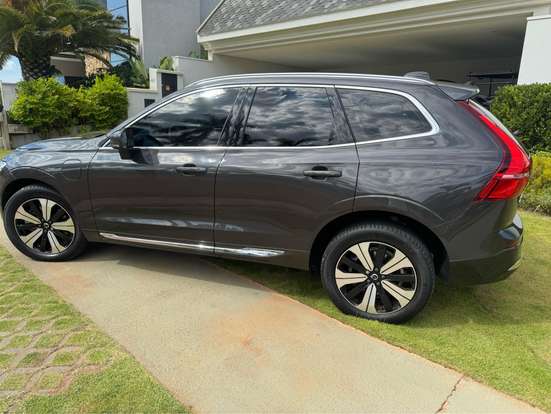 VOLVO-XC60-2022