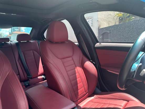 BMW-330e-2022
